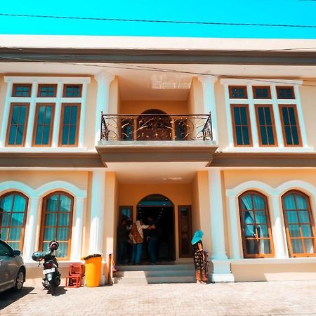 Bluefire Homestay Syariah Banyuwangi  Extérieur photo