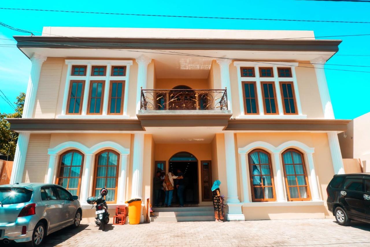 Bluefire Homestay Syariah Banyuwangi  Extérieur photo