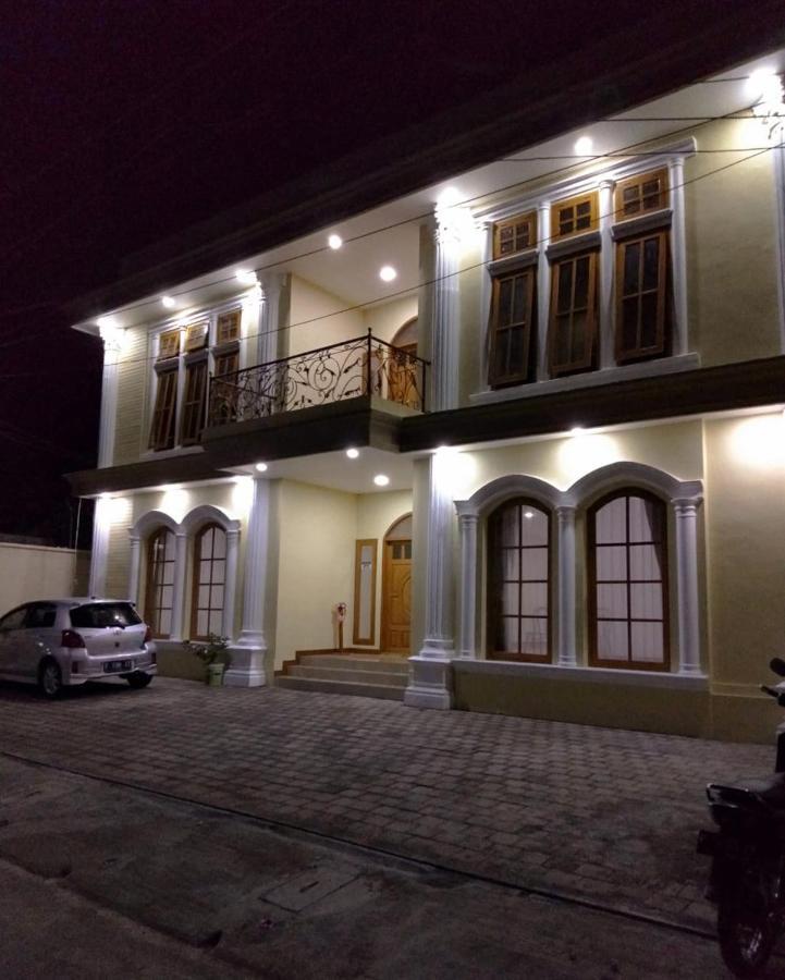 Bluefire Homestay Syariah Banyuwangi  Extérieur photo