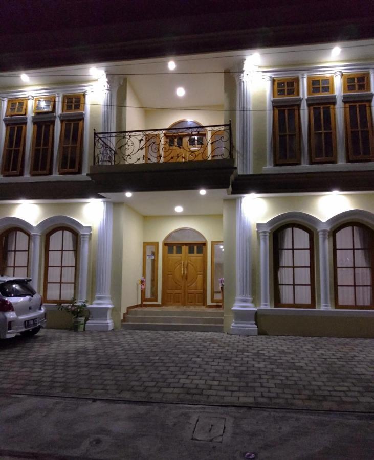 Bluefire Homestay Syariah Banyuwangi  Extérieur photo